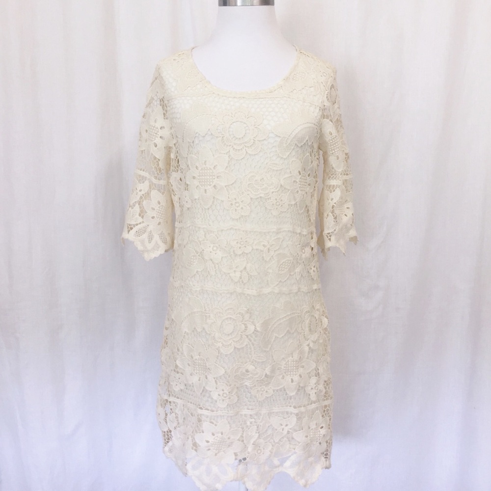 MIA MADDISON CREAM LACE DRESS SIZE SMALL PETITE